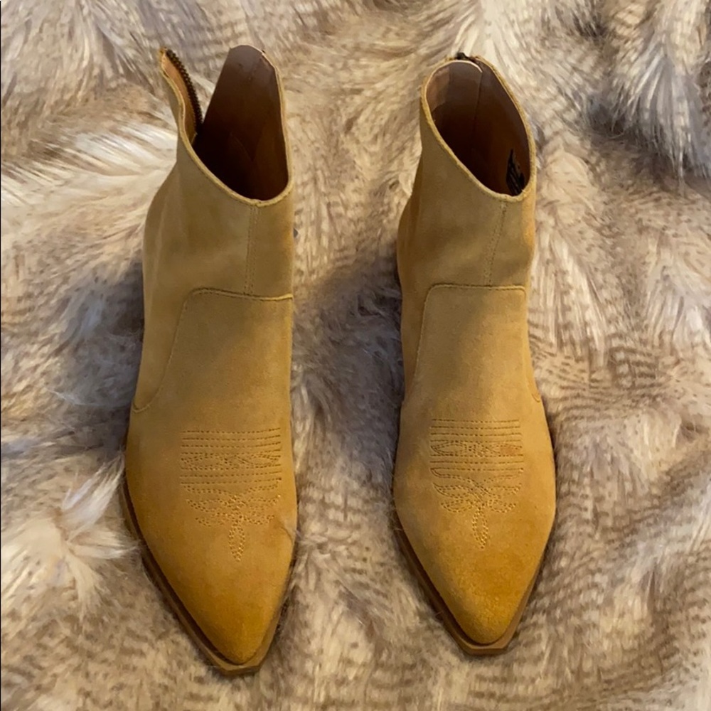 Dingo western bootie - mustard color
